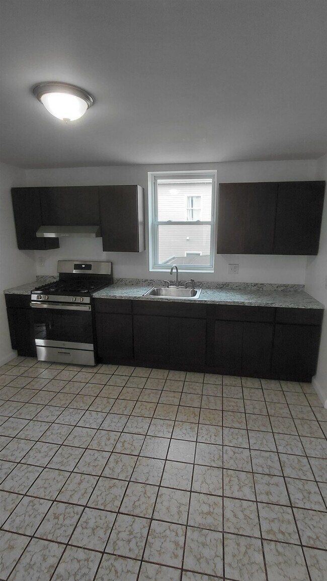 Photo - 23 Terhune Ave Unidad 2