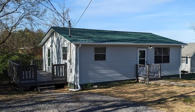Building Photo - 306 Ceasar St