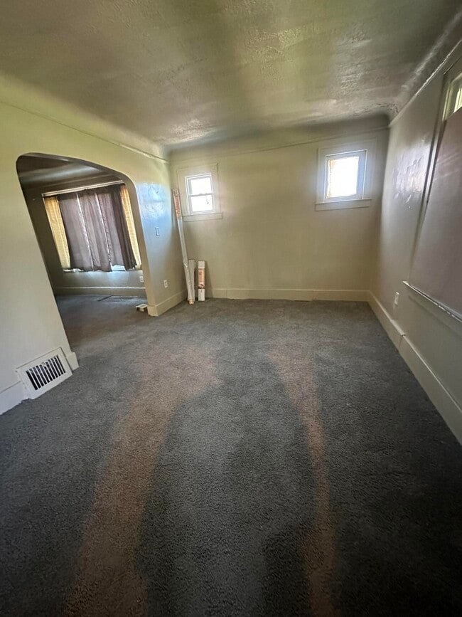 Photo - 18089 Saint Aubin St