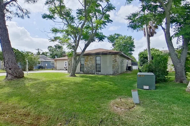 Photo - 308 Wildwood Dr