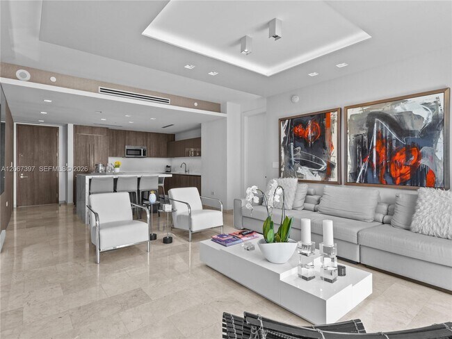 Photo - 88 SW 7th St Unidad 3007