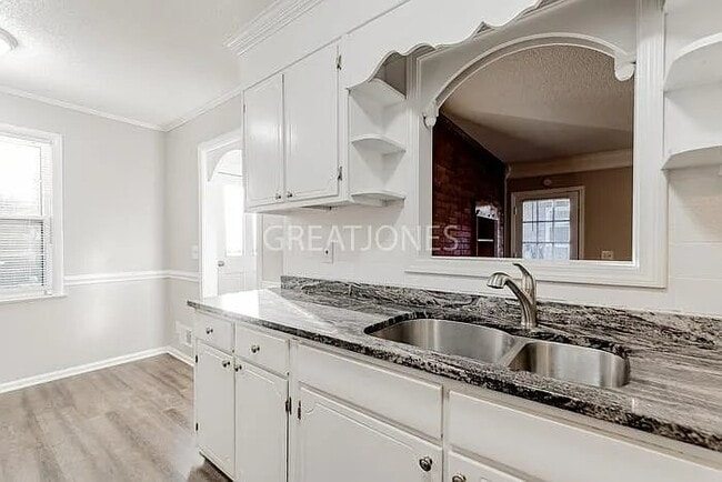 Photo - 4527 Robney Dr