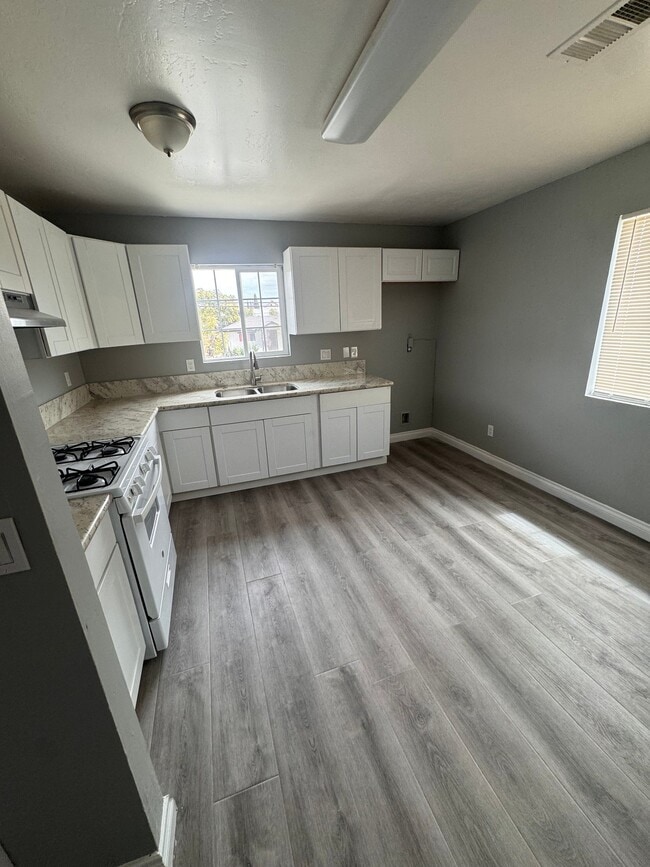 1908 Gage St Unidad B