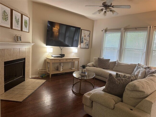 Photo - 2107 Charlotte Estates Dr
