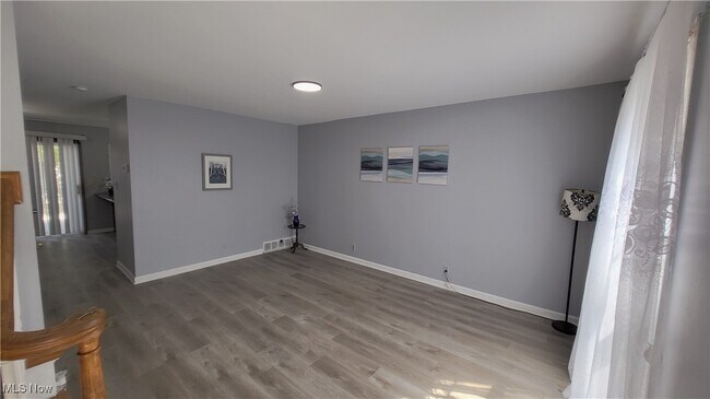 Building Photo - 23 Trenton Square Rental