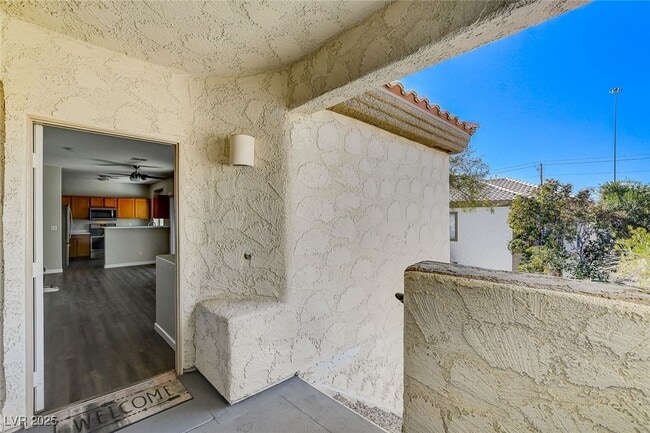Building Photo - 6908 Indian Chief Dr Unit 202
