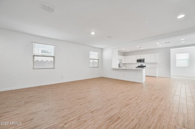 Photo - 12617 W Kaler Dr