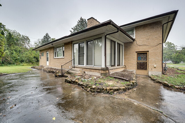 Photo - 3235 W 157th St