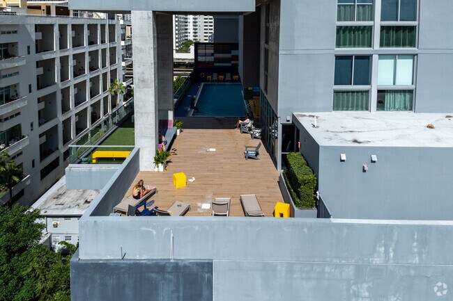 115 SW 11th St - Park View Condos