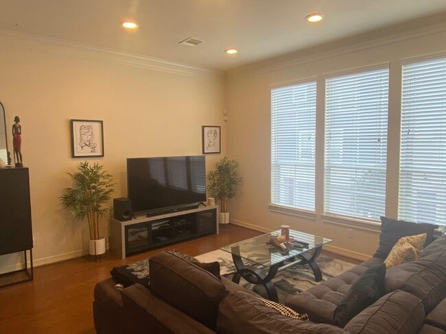 Photo - 3209 Clearview Cir