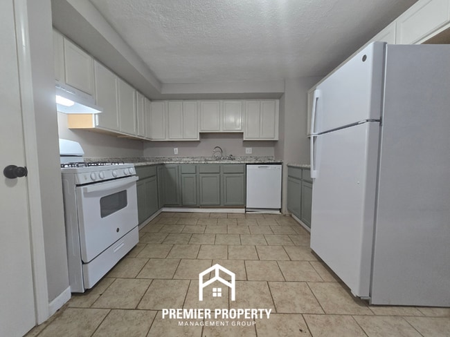 Photo - 8 St Celeste Dr