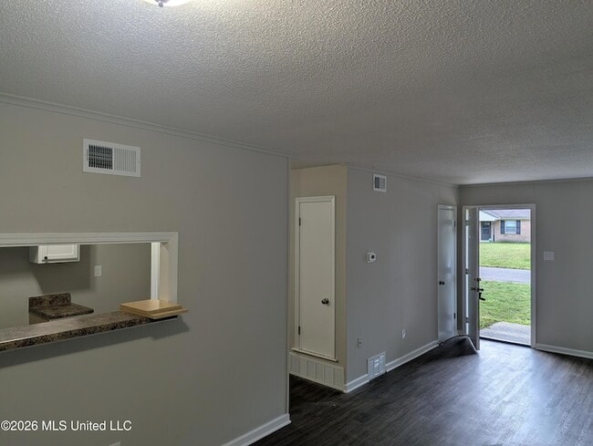 Photo - 2628 Hillcrest Dr