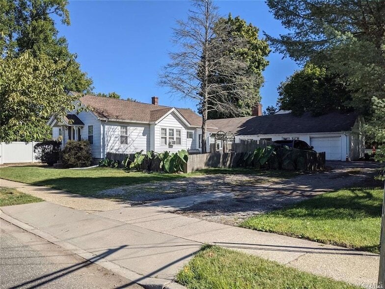 Photo - 1105 Bellmore Rd
