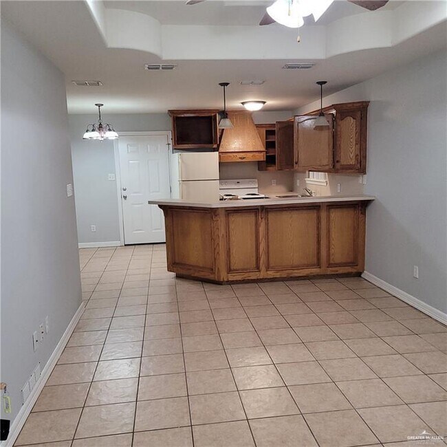 Photo - 7 W Candlelight Ln Unit 4