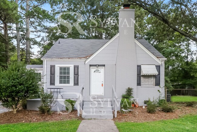 Enjoy living the good life in this 4 bedro... - Enjoy living the good life in this 4 bedro... House