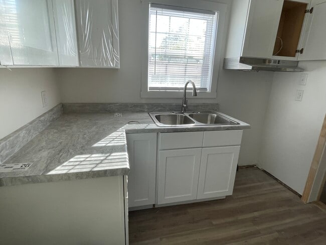 Photo - 221 Adamsville Ct