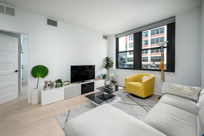 Photo - 10 PROVOST St Unidad 212