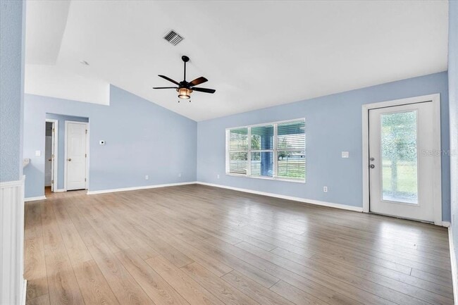 Photo - 1708 Blue Lake Cir
