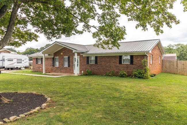 Photo - 2821 Vicksburg Ln