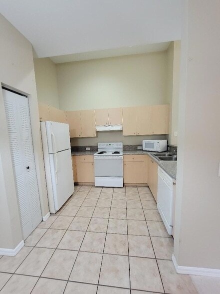 Photo - 220 Crestwood Cir Unit 102