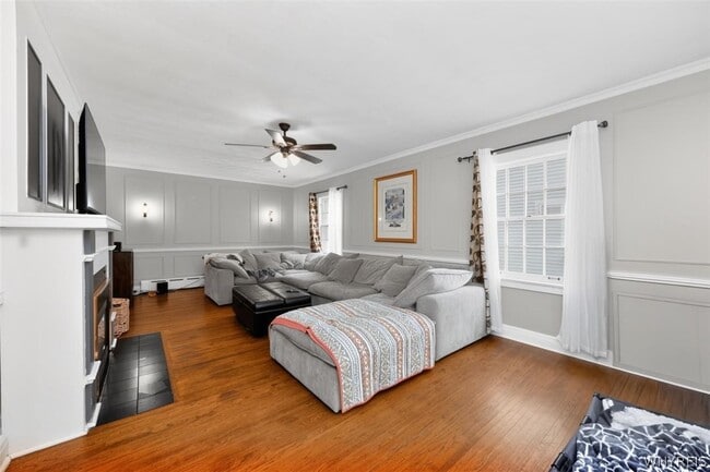 Photo - 3025 Macklem Ave