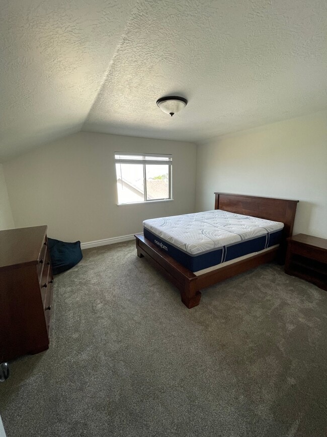 Building Photo - 3989 E Yakima Way Unit A