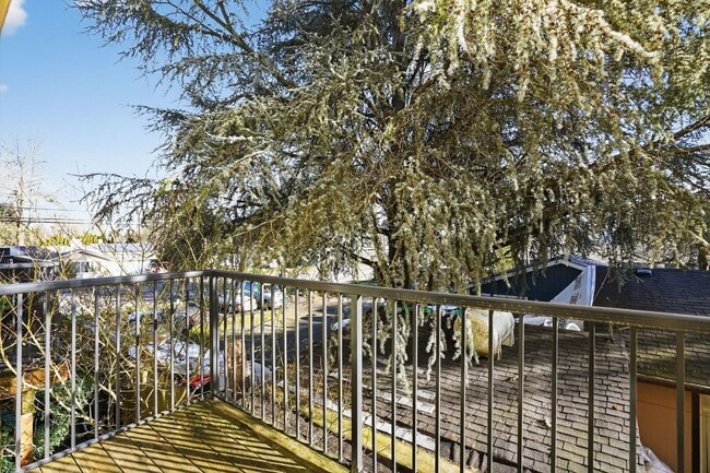 Photo - 148 SE 11th Pl