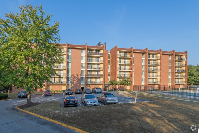 Horizon Square Apartments For Rent in Laurel, MD