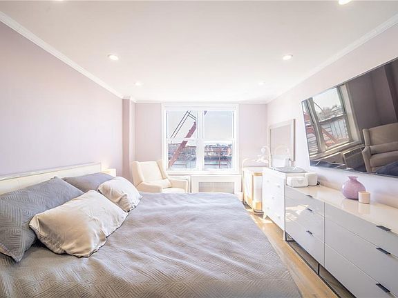 Photo - 1625 Emmons Ave