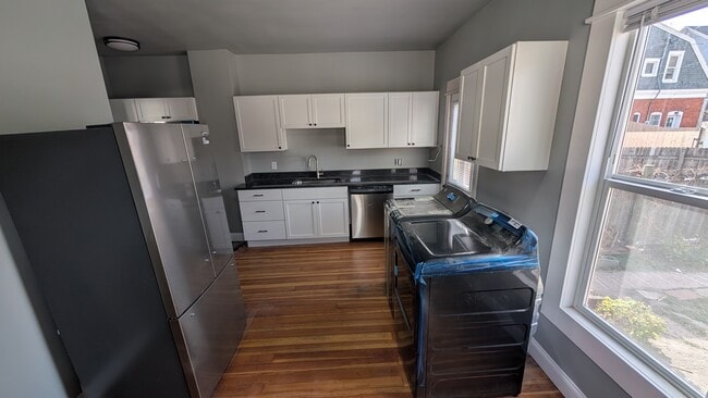 Building Photo - 1810 Morrie Ave