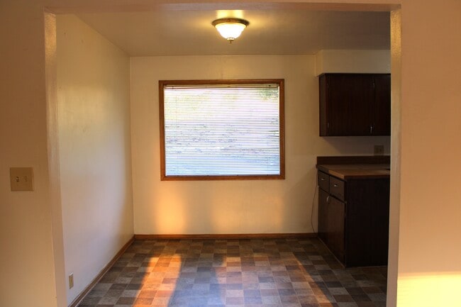 Photo - 406 Shady Ln