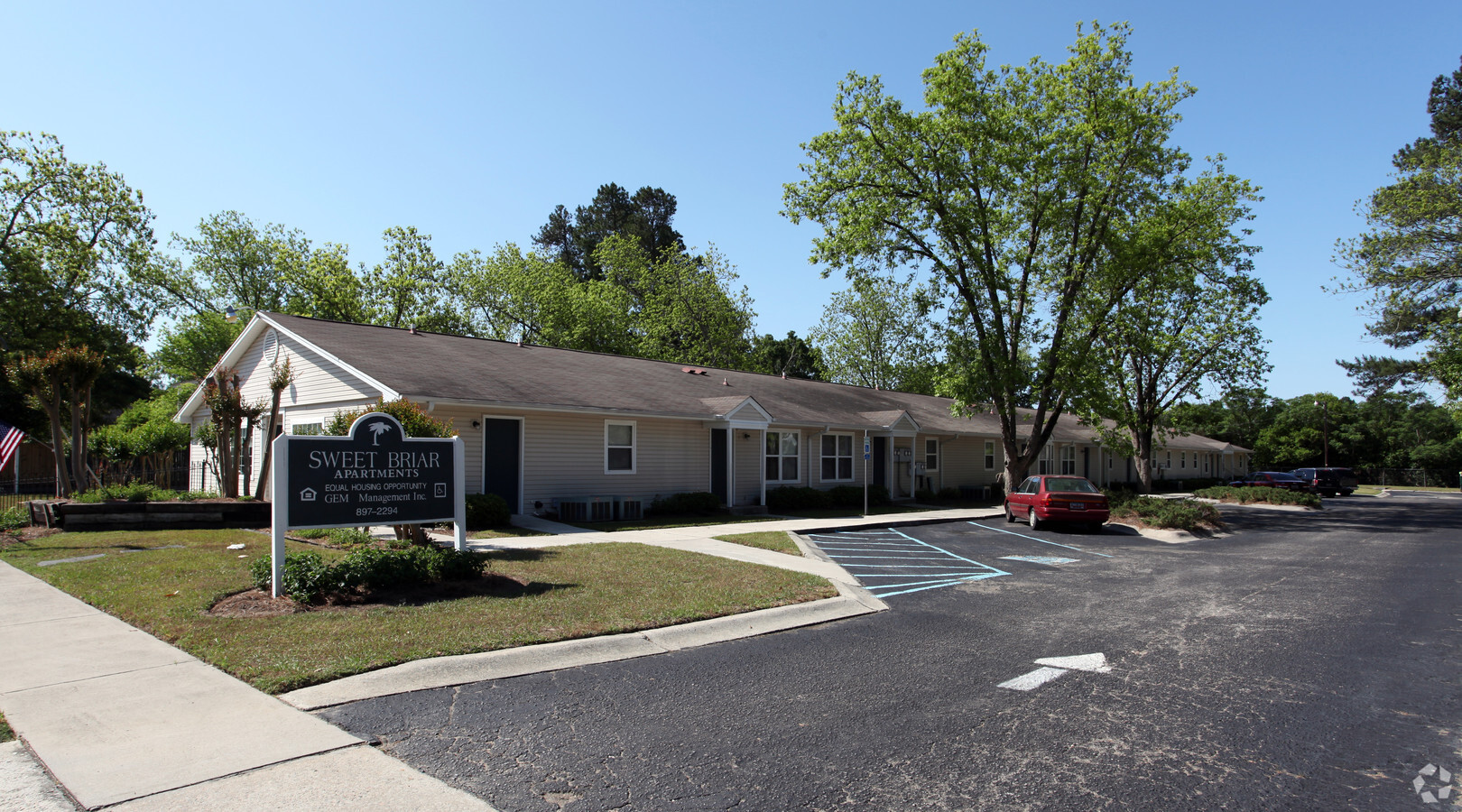 Photo - Sweetbriar Apartments