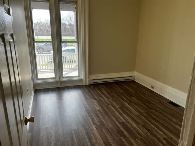 Photo - 937 Broadway Unit 3