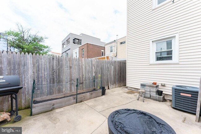Photo - 2633 Almond St