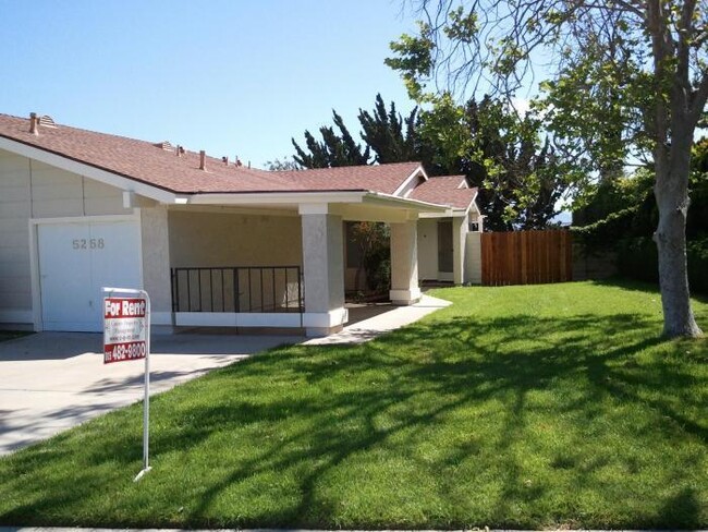 Mission Oaks Gem! 2 Bedroom + Den, New Car... - Mission Oaks Gem! 2 Bedroom + Den, New Car... House