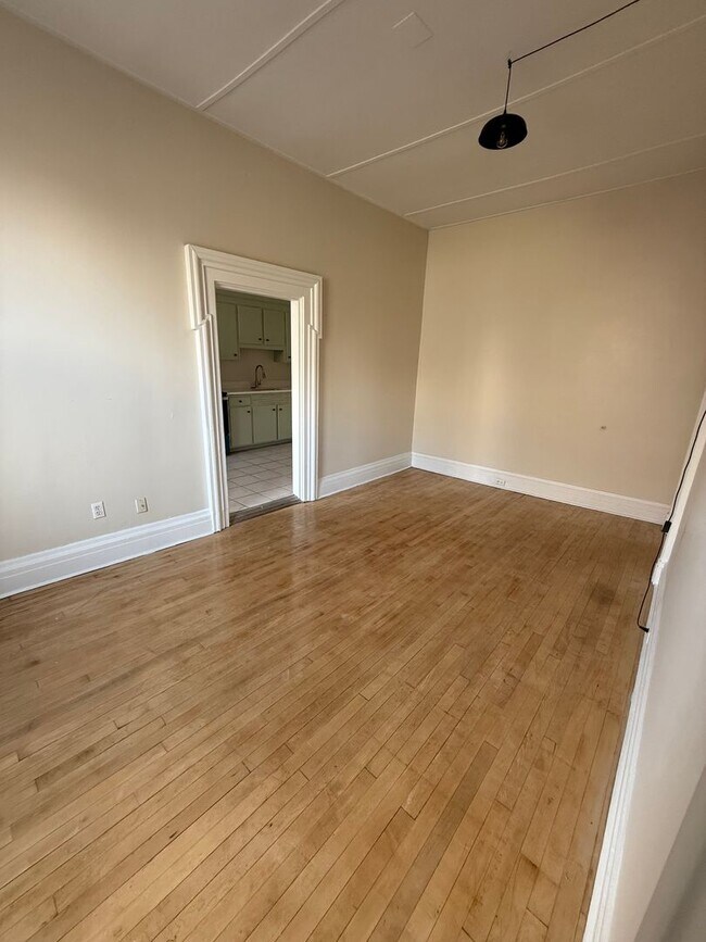 Photo - 32 W High St Unit 200