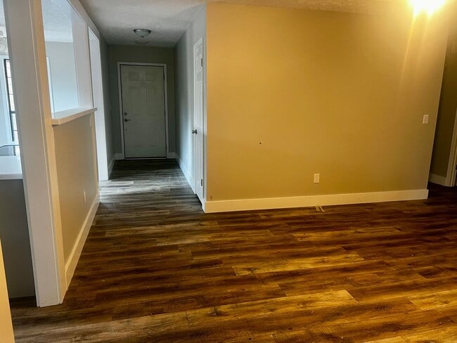 Photo - 95 Oakwood Dr