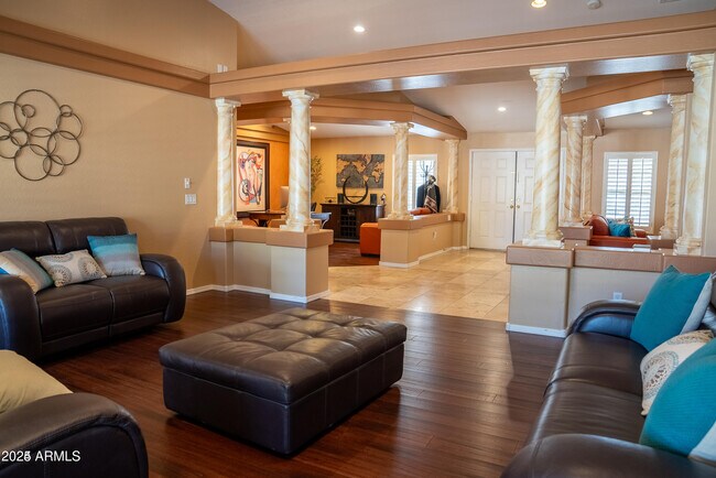 Photo - 13612 W Windsor Blvd