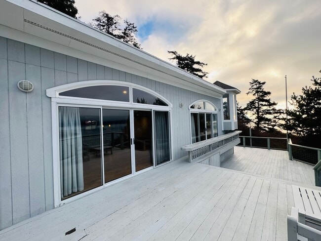 Photo - La Conner Home with Stunning View