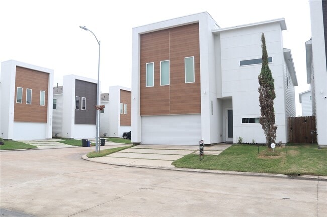 5403 Tocayo Pl
