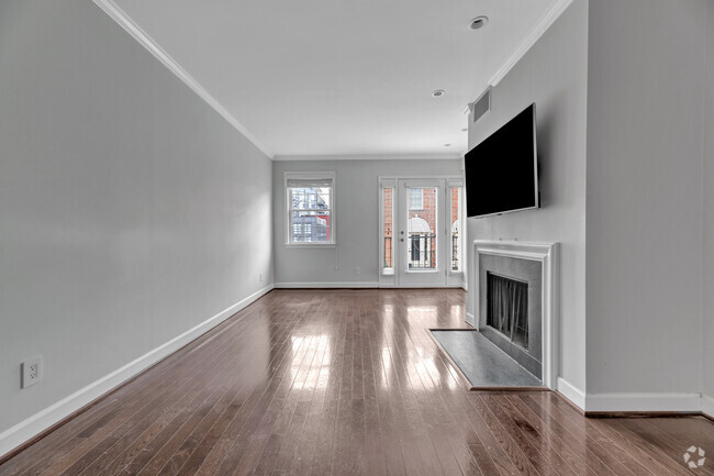 Building Photo - 1203 N Pitt St Unit 2B Rental