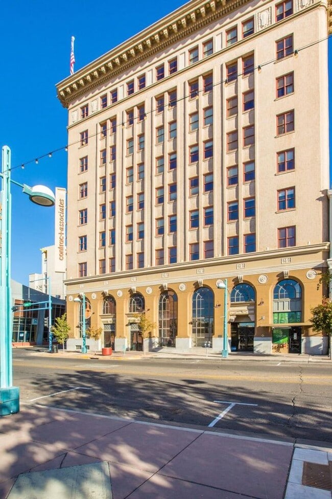 Eccentric 2 Bedroom 2.5 Bathroom Condo In ... - Eccentric 2 Bedroom 2.5 Bathroom Condo In ...