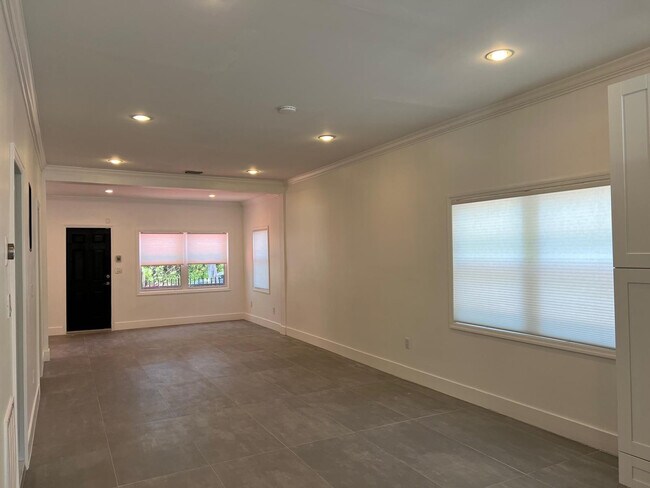 Photo - 45 NE 50th St