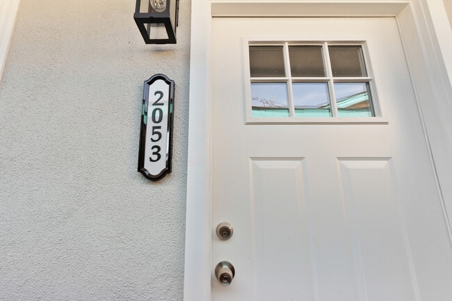 Building Photo - 2051 E Harding St