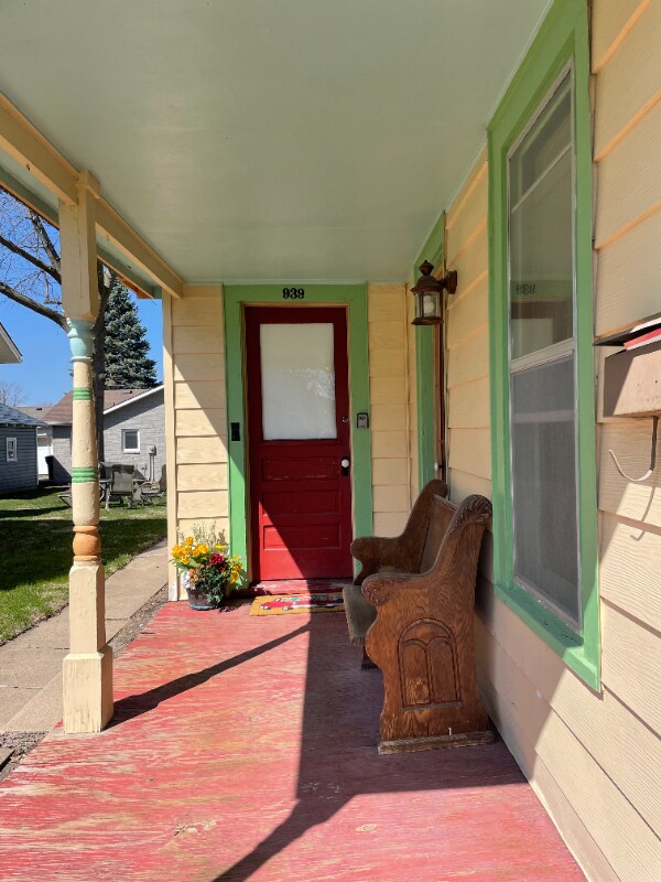 Photo - 939 Broadway St