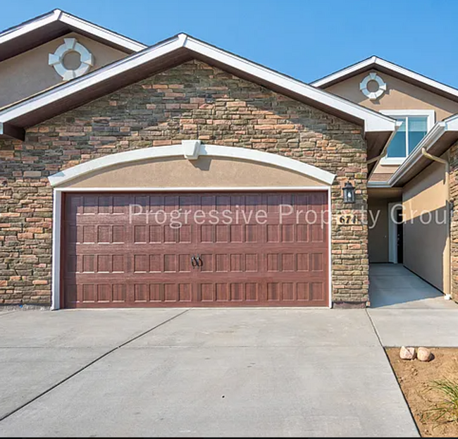 Welcome Home to Comfort, Style, and Breath... - Welcome Home to Comfort, Style, and Breath...