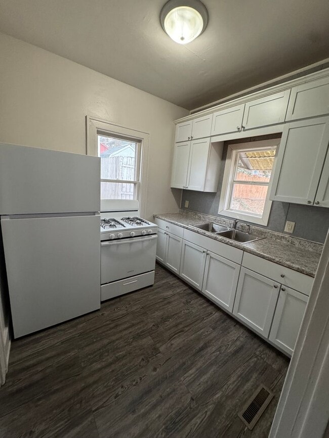 Photo - cozy 3 bedroom, 2 bath house