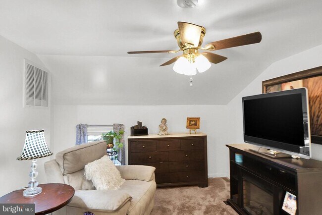 Photo - 1730 Gough St