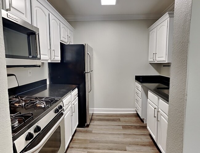 Photo - 2065 Dixie Belle Dr Unit Apt L