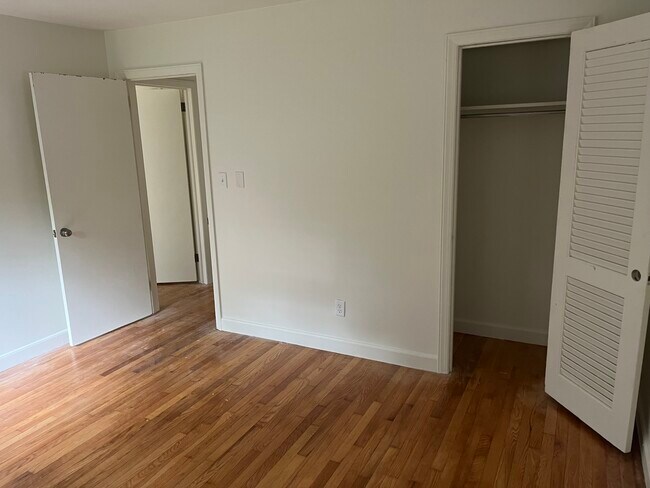 Photo - 252 Kenilworth Rd